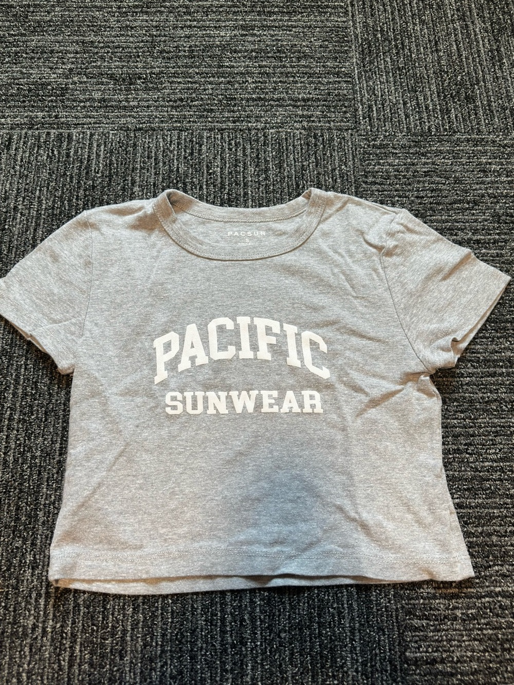 PacSun Women Gray 'Pacific Sunwear' Crop Top
